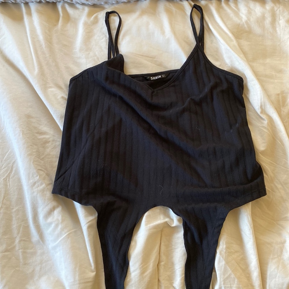 Tie front crop top tank